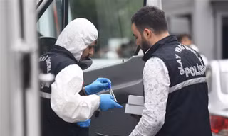 Cảnh sát Thổ Nhĩ Kỳ điều tra tại lãnh sự quán Saudi Arabia ở Istanbul, Thổ Nhĩ Kỳ ngày 17/10/2018. (Nguồn: THX/TTXVN)