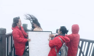 Hình ảnh Lan Phương phải nude thay đồ trong điều kiện thời tiết 5 độ C khiến nhiều người không khỏi xót xa.