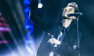 Showbiz 8/2: Nam ca sĩ Hàn Quốc đột tử sau khi cầu hôn bạn gái