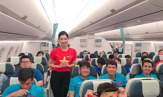 Nữ tiếp viên tiết lộ thú vị bất ngờ trên chuyên cơ chở tuyển Việt Nam