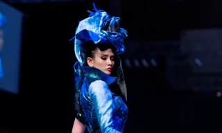 Siêu mẫu Võ Hoàng Yến, Hương Ly 'chật vật' với váy khủng