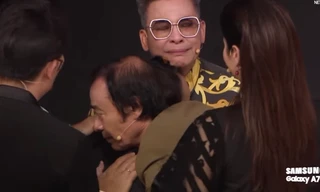 Câu chuyện Hiếu Hiền đi diễn trong ngày mẹ mất khiến khán giả nghẹn khóc