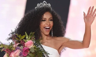 Cận cảnh nhan sắc người đẹp tóc xù vừa đăng quang Hoa hậu Mỹ 2019