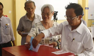 Cử tri Đà Nẵng đi bỏ phiếu trong ngày 22/5. 