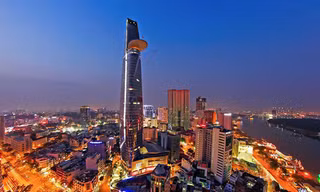 Mới đây, Bí thư Thành ủy TPHCM Đinh La Thăng đã đưa ra ý tưởng muốn biến TPHCM thành đặc khu. Hơn 20 năm trước, TPHCM cũng từng xin thí điểm đặc khu kinh tế nhưng bất thành.