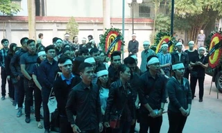 Nhiều sinh viên bật khóc trong đám tang bà chủ trọ 'tốt bụng nhất Hà