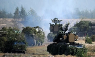 Hệ thống phòng thủ tên lửa S-300 tham gia cuộc tập trận chung Nga-Belarus mang tên Zapad-2017 ở Volka, cách Minsk (Belarus) khoảng 200km về phía tây nam tháng 9/2017. (Ảnh: AFP/TTXVN)