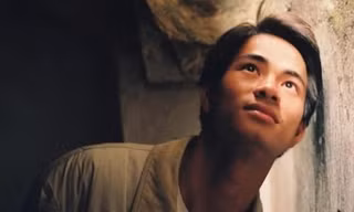 Xuân Bắc trong phim "Sóng ở đáy sông".