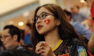 Việc Nhật Lê ra MV trong thời điểm này khiến nhiều người cho rằng cô đang mượn hơi bạn trai Quang Hải để thu hút sự chú ý.