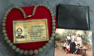 Những kỉ vật mà bà nội để lại trở thành vật bất ly thân của danh hài Hoài Linh.