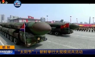 Triều Tiên phô trương hàng loạt tên lửa đạn đạo trong lễ duyệt binh