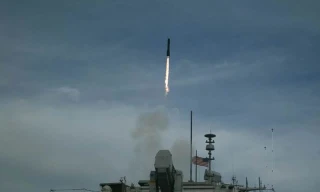 [VIDEO] Chiến hạm Mỹ khai hoả ‘lửa hoả ngục’ Hellfire