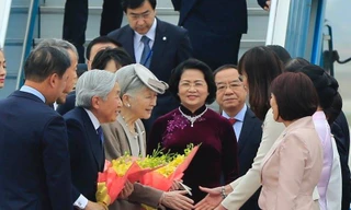 [ẢNH] Nhà vua và Hoàng hậu Nhật Bản thân thiện ở Việt Nam
