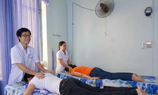 Cùng nhau đi qua bóng tối