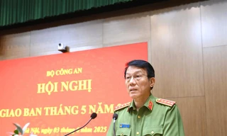 Bộ trưởng Lương Tam Quang: Tăng cường tấn công tội phạm buôn lậu, hàng giả