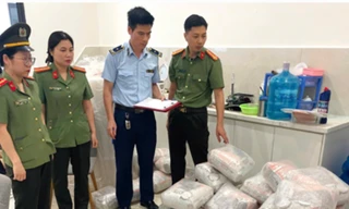 Triệt phá cơ sở sản xuất, kinh doanh thức ăn cho thú cưng nghi giả mạo nhãn hiệu