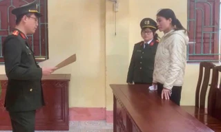 Bắt nữ quái dùng sổ đỏ giả để lừa đảo hàng trăm triệu đồng