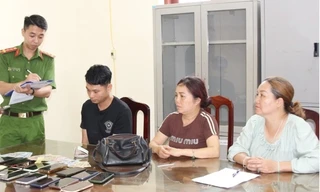 Bắt nhóm đối tượng trộm 19 điện thoại của người dân chiêm bái xá lợi Phật ở chùa Tam Chúc