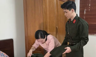 Lý do chàng thủ khoa Học viện Ngoại giao viết đơn xin nhập ngũ công an