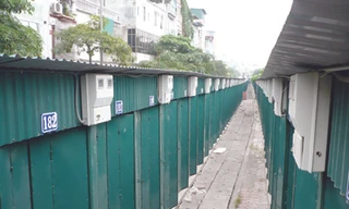 Xây dựng trên 6.000 m2 đất giữa Thủ đô nhưng chợ tạm Ngã Tư Sở đang bỏ lửng