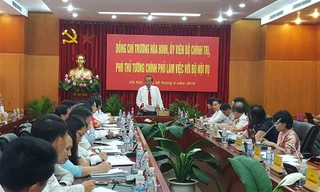 Phó Thủ tướng Trương Hoà Bình làm việc với Bộ Nội vụ. Ảnh LD