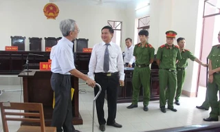 Đại biểu Quốc Hội: Với tội xâm hại, dâm ô trẻ em và với những gì mà bị cáo Nguyễn Khắc Thủy đã biểu hiện thời gian qua khiến ai chứng kiến cũng phẫn nộ, giận dữ thì việc áp dụng tình tiết giảm nhẹ này chẳng khác nào là sự thách thức pháp luật 