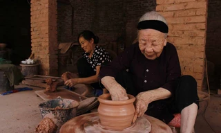 Làng gốm Phù Lãng với những 'nghệ nhân tay đất' 