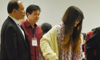 Đoàn Thị Hương tại sân bay Nội Bài trong tối 3/5. Ảnh: Vnexpress.