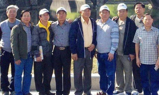 Lãnh đạo tỉnh Sóc Trăng chụp hình lưu niệm với đại gia Trịnh Sướng ở Nhật.