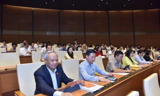 Quốc hội đã thông qua dự thảo Nghị quyết về Kế hoạch phát triển kinh tế - xã hội năm 2020. Ảnh Như Ý