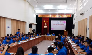 Cán bộ đảng viên trẻ không để thông tin lệch lạc từ facebook, zalo chi phối