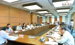 Các ĐBQH đề nghị giám sát sử dụng vốn ODA, giám sát dự án BOT, dự án gây thua lỗ