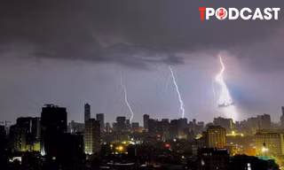 NÓNG 25/4: Chuyên gia lý giải hiện tượng hàng nghìn cú sét dội xuống miền Bắc sáng nay