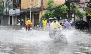 Thời tiết hôm nay (18/4): miền Bắc tiếp tục mưa to, trời lạnh