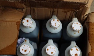 Thu hàng tấn nguyên liệu trà sữa bẩn