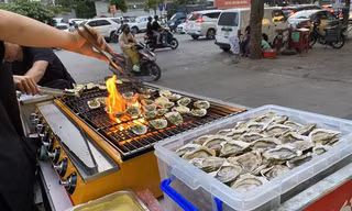 Thị trường ngày 11/10: Cẩn trọng cơn sốt gà ủ muối, hàu nướng vỉa hè giá rẻ