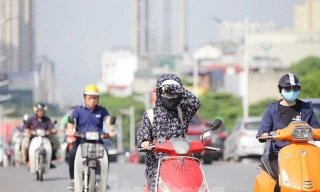 Miền Bắc tăng nhiệt, miền Trung nắng nóng gay gắt