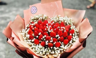 Thị trường 5/3: Xoài cát Hòa Lộc rớt giá, hoa dâu tây đắt hàng dịp 8/3