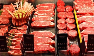 Thị trường 11/3: 'Ông lớn' ngành sữa sẽ bán thịt bò