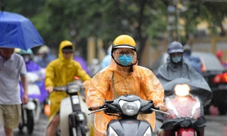 Miền Bắc chìm trong mưa phùn, sương mù