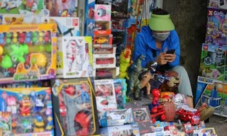 Ngày quốc tế thiếu nhi: Phố đồ chơi đìu hiu vì dịch bệnh