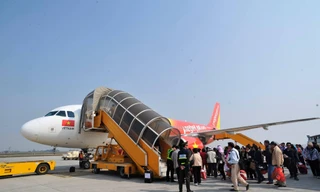 'Sốt' vé máy bay dịp nghỉ lễ 30/4 - 1/5, giá vé tăng mạnh