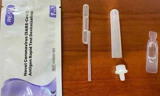 Dịch vụ bán tiền lì xì Tết ế ẩm; nhiều người đổ xô mua kit test COVID-19 bằng nước bọt