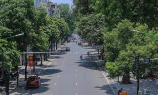 Nắng nóng đặc biệt gay gắt, Hà Nội có nơi trên 40 độ