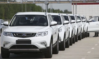 Giá tôm thẻ đầu vụ tăng cao, lượng xe Trung Quốc về Việt Nam tăng gấp 8 lần