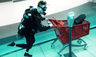 Bí ẩn về bể bơi sâu nhất thế giới được chứng nhận Kỷ lục Guinness