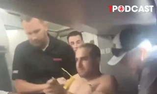 ĐIỂM TIN 5/8: Máy bay hạ cánh khẩn cấp vì hành khách quấy rối tiếp viên 