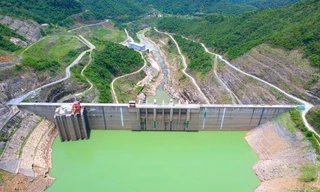 TIÊU ĐIỂM: Hơn 10 hồ thủy điện ở miền Bắc, Trung, Nam không thể phát điện; Số ấn tượng 1,3 tỷ đồng