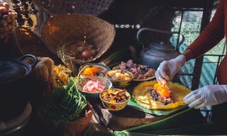 Thị trường 25/2: Dịch vụ cúng rằm tháng Giêng sôi động, người Hà Nội 'săn' hoa lê trắng