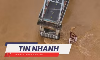 TIN NHANH: Hình ảnh lũ kinh hoàng ở miền Bắc; Chưa thể cứu hộ vụ sập cầu Phong Châu